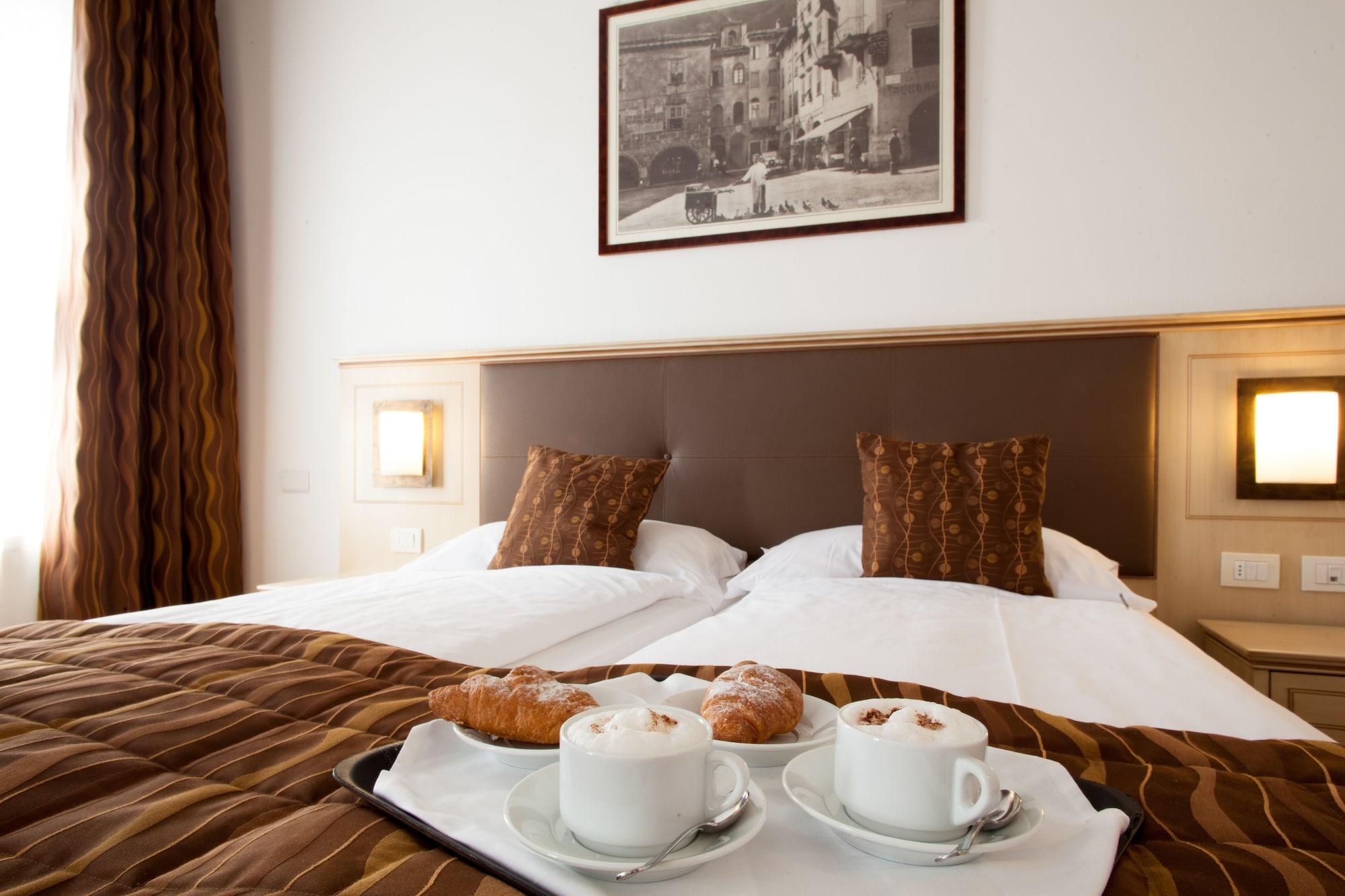 Hotel Portici - Romantik & Wellness Riva del Garda Eksteriør billede